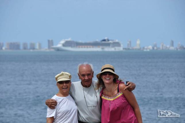 A Ana e seus sogros, o Joca e a Ixa, chegando a Punta del Este, no litoral do Uruguai